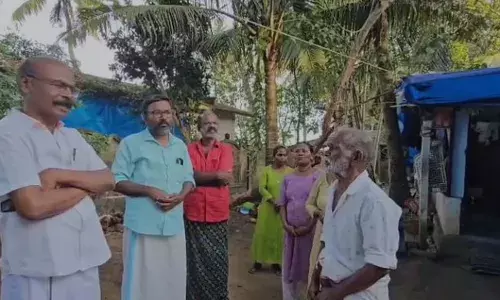 സുരേഷ് ഗോപി മടക്കിയ നിവേദനം വീട്ടിലെത്തി സ്വീകരിച്ച് സിസി മുകുന്ദന്‍ എംഎല്‍എ; വീട് നിര്‍മ്മിച്ച് നല്‍കുമെന്ന് സിപിഎമ്മിന്റെ വാഗ്ദാനം; സുരേഷ്‌ഗോപിയുടെ നിവേദനം നിരസിക്കല്‍ രാഷ്ട്രീയമായി ഉപയോഗിക്കാന്‍ എല്‍ഡിഎഫ്