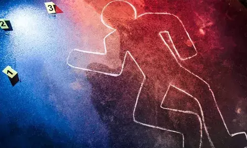 അച്ഛനെയും രണ്ട് മക്കളെയും മരിച്ച നിലയില്‍ കണ്ടെത്തിയ സംഭവം; വീട്ടമ്മയെ അറസ്റ്റ് ചെയ്ത് പോലീസ്; കൊലപാതകത്തിന് കേസെടുത്തു