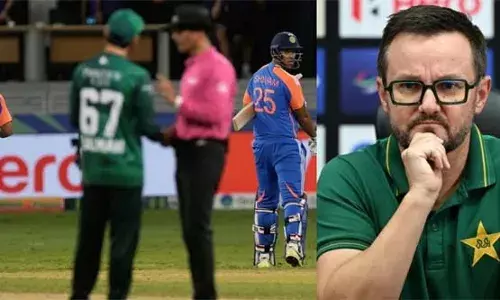 ഞങ്ങള്‍ കൈകൊടുക്കാന്‍ തയ്യാറായിരുന്നു, ഞങ്ങളുടെ എതിര്‍ ടീം അങ്ങനെ ചെയ്യാന്‍ തയ്യാറാവാത്തതില്‍ ഞങ്ങള്‍ നിരാശരായിരുന്നു; ഇന്ത്യന്‍ ടീം കൈകൊടുക്കാതെ പിരിഞ്ഞ സംഭവത്തില്‍ പ്രതികരിച്ച് പാക്കിസ്താന്‍ കോച്ച്