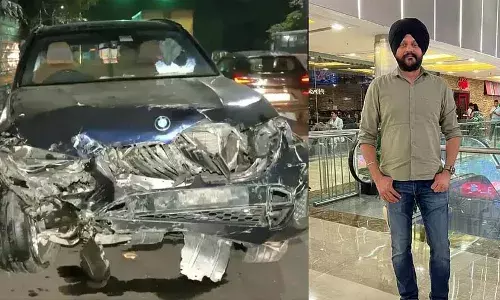 ന്യൂഡല്‍ഹിയില്‍ ബി എം ഡബ്‌ള്യു കാര്‍ ബൈക്കിലിടിച്ച് അപകടം; കേന്ദ്രധനമന്ത്രാലയത്തിലെ ഉദ്യോഗസ്ഥന് ദാരണാന്ത്യം