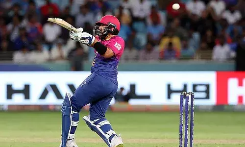 ഏഷ്യ കപ്പ് ക്രിക്കറ്റിൽ യുഎഇയ്ക്ക് തകർപ്പൻ ജയം; ഒമാനെ തകർത്തത് 42 റൺസിന്; അർധ സെഞ്ച്വറിയുമായി മലയാളി താരം അലിഷാൻ ഷറഫ്