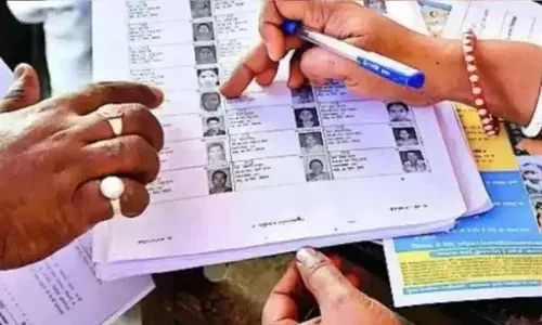 ബംഗാളും വോട്ടര്‍ പട്ടിക പരിഷ്‌കരണത്തിലേക്ക്; അടുത്ത വര്‍ഷം നിയമസഭാ തെരഞ്ഞെടുപ്പ് നടക്കാനിരിക്കെ തിരക്കിട്ട ഒരുക്കങ്ങള്‍; സംസ്ഥാനത്തെ തെരഞ്ഞെടുപ്പ് ഉദ്യോഗസ്ഥര്‍ക്ക് പരിശീലനം നല്‍കാന്‍ കമ്മീഷന്‍