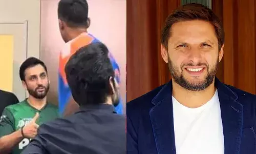 ക്യാപ്റ്റന്‍മാരുടെ വാര്‍ത്താസമ്മേളനത്തില്‍ സൂര്യകുമാര്‍ യാദവ് സല്‍മാന്‍ ആഗയ്ക്ക് കൈ കൊടുത്തിരുന്നു; എന്നാല്‍ മത്സരശേഷം ജനക്കൂട്ടത്തിനുമുന്നില്‍ അവര്‍ അതിന് തയ്യാറായില്ല: ഹസ്തദാന വിവാദത്തില്‍ പ്രതികരണവുമായി മുന്‍ പാക് താരം ഷാഹിദ് അഫ്രീദി