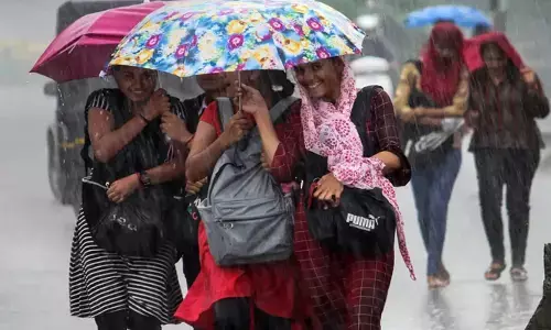 മാനം വീണ്ടും ഇരുളുന്നു..; സംസ്ഥാനത്ത് വീണ്ടും ശക്തമായ മഴയ്ക്ക് സാധ്യത; ആറ് ജില്ലകളിൽ യെല്ലോ അലർട്ട്; ജാഗ്രത മുന്നറിയിപ്പ് നൽകി അധികൃതർ