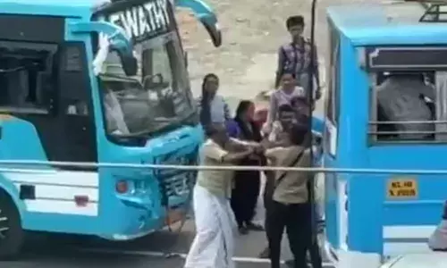 സമയത്തെച്ചൊല്ലി തർക്കം; സ്വകാര്യ ബസ് ജീവനക്കാർ തമ്മിൽ കൂട്ടത്തല്ല്; കേസെടുത്ത് പൊലീസ്