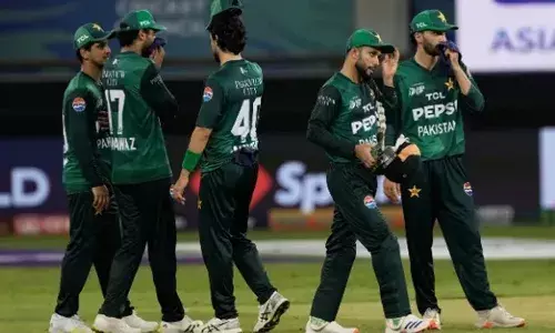 ഏഷ്യ കപ്പിൽ നിന്ന് പിന്മാറിയാൽ 16 മില്യൺ യുഎസ് ഡോളറിന്റെ നഷ്ടം; മത്സരത്തിൽ നിന്ന് പിന്മാറുമെന്ന ഭീഷണി പൊളിഞ്ഞത് ഐസിസി നിലപാട് കടുപ്പിച്ചതോടെ; പൈക്രോഫ്റ്റിനെതിരെയുള്ള പരാതികൾ അടിസ്ഥാനരഹിതമെന്നും ഐസിസി; കളത്തിന് പുറത്തും പാക്കിസ്ഥാന് തിരിച്ചടി