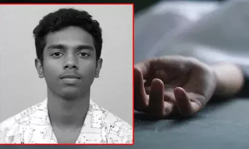 പ്ലസ് ടു വിദ്യാർത്ഥി വീടിനുള്ളിൽ തൂങ്ങിമരിച്ച നിലയിൽ; സംഭവം കോഴിക്കോട്