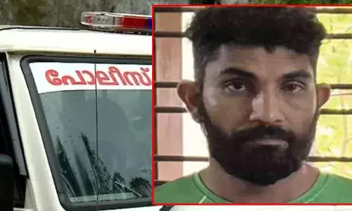 ഓട്ടോറിക്ഷയിൽ മദ്യം വിൽപന നടത്തുന്നതിനിടെ യുവാവ് പിടിയിൽ; തൃക്കലങ്ങോട്ടുകാരന്റെ മൊബൈൽ ബാറിൽ നിന്നും കണ്ടെടുത്തത് 22 ലിറ്റർ മദ്യം