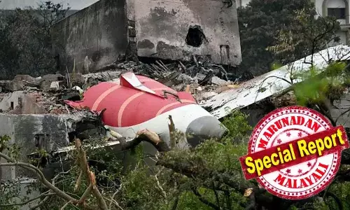 അഹമ്മദാബാദ് എയര്‍ഇന്ത്യാ അപകടത്തിലേക്ക് നയിച്ചത് വിമാന നിര്‍മാതാക്കളുടെ അശ്രദ്ധ; ബോയിംഗിനും ഹണിവെല്ലിനുമെതിരെ കേസ് ഫയല്‍ ചെയ്തു കൊല്ലപ്പെട്ടവരുടെ കുടുംബങ്ങള്‍; വിമാനത്തിന്റെ രൂപകല്‍പ്പനയുടെ അപകട സാധ്യതയെ കുറിച്ച് അറിഞ്ഞിട്ടും ഒന്നും ചെയ്തില്ലെന്ന് ആക്ഷേപം