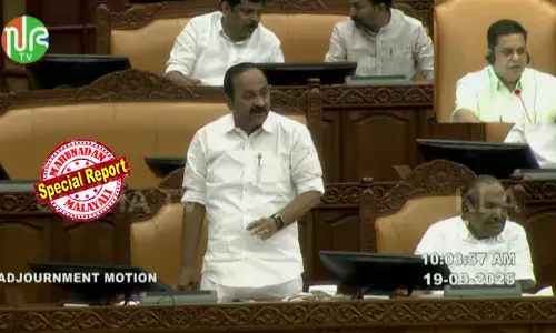 സ്വര്‍ണം അടിച്ചുമാറ്റിയതിന്റെ പാപം തീര്‍ക്കാനോ അയ്യപ്പ സംഗമം?  തെരഞ്ഞെടുപ്പിന്റെ തൊട്ടുമുമ്പാണോ മാസ്റ്റര്‍പ്ലാന്‍ ഓര്‍മിക്കുന്നത്;  മറുപടി കിട്ടാതെ വിശ്വാസികള്‍ അയ്യപ്പ സംഗമത്തില്‍ പങ്കെടുക്കരുത്; ശബരിമല സ്വര്‍ണപ്പാളി വിവാദം നിയമസഭയില്‍; അടിയന്തര പ്രമേയം അനുവദിക്കാതെ സ്പീക്കര്‍;  വാക്ക് ഔട്ട് നടത്തി പ്രതിപക്ഷം;  സഭയ്ക്ക് അകത്തും പുറത്തും സമരമെന്ന് വി ഡി സതീശന്‍