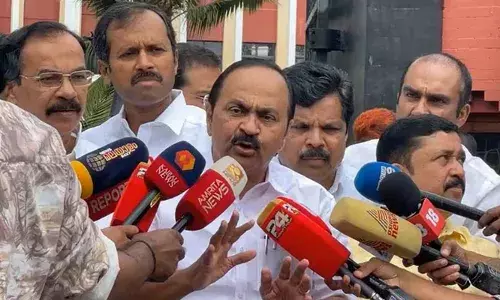 ഇതുപോലുള്ള ഏതു കേസുണ്ടായാലും തന്റെ നെഞ്ചത്തോട്ട് കേറുന്നതെന്തിനാണ്? ഞാനെന്തു ചെയ്തിട്ടാണ്;  ഇത് എങ്ങനെയാണ് ആദ്യം പുറത്തു വന്നതെന്ന് സിപിഎം അന്വേഷിക്കട്ടെ;  വാര്‍ത്ത എങ്ങനെ പുറത്തായെന്ന് ഉണ്ണികൃഷ്ണന്റെ വരികളിലുണ്ട്;  കെ.ജെ.ഷൈന്‍ വിഷയത്തില്‍ പ്രതികരിച്ച് വി.ഡി.സതീശന്‍