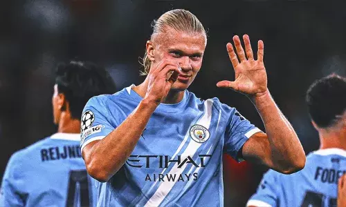 ചാമ്പ്യൻസ് ലീഗിൽ ഏറ്റവും വേഗത്തിൽ 50 ഗോളുകൾ നേടുന്ന താരമായി എർലിംഗ് ഹാളണ്ട്; ചരിത്ര നേട്ടം ഇതിഹാസ താരങ്ങളെ മറികടന്ന്; ഏറ്റവും കൂടുതൽ ഗോൾ നേടിയ താരങ്ങളുടെ പട്ടികയിൽ തിയറി ഹെൻറിയ്‌ക്കൊപ്പം