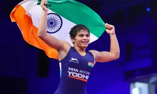 ഗുസ്തിയിൽ ഇന്ത്യയ്ക്ക് ആശ്വാസം; ലോക റെസ്‌ലിംഗ് ചാമ്പ്യൻഷിപ്പിൽ നിന്ന് ഒന്നിലധികം മെഡലുകൾ നേടുന്ന രണ്ടാമത്തെ ഇന്ത്യൻ വനിതാ താരമായി അന്റിം പംഗൽ; സ്വീഡന്റെ എമ്മ മൽംഗ്രെനിനെ പരാജയപ്പെടുത്തി 21കാരിക്ക് വെങ്കലം