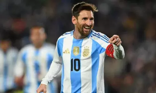 കാല്‍പന്തില്‍ വിസ്മയം തീര്‍ക്കാന്‍ മെസ്സിയുടെ കളി കൊച്ചിയില്‍! അര്‍ജന്റീനയുടെ മത്സരം ജവഹര്‍ലാല്‍ നെഹ്‌റു അന്താരാഷ്ട്ര സ്റ്റേഡിയത്തില്‍ നടത്താന്‍ സര്‍ക്കാര്‍ ആലോചന; സൗഹൃദ മല്‍സരം നവംബറില്‍