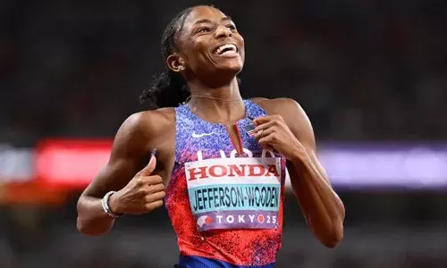 ട്രാക്കിൽ ചരിത്രം കുറിച്ച് മെലിസ ജെഫേഴ്സൺ-വുഡൻ; ലോക അത്‌ലറ്റിക് ചാമ്പ്യൻഷിപ്പിൽ 200 മീറ്റർ ഓട്ടത്തിൽ സ്വർണ നേട്ടവുമായി 24കാരി; 2013ന് ശേഷം ലോക സ്പ്രിന്റ് ഡബിൾ നേടുന്ന ആദ്യ വനിത; ഏമി ഹണ്ടിന് വെള്ളി