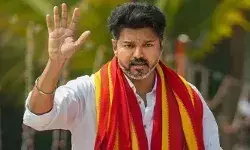 വൈ കാറ്റഗറി സുരക്ഷയുള്ള വിജയ്യുടെ വീടിനു മുകളില് യുവാവ് ഒളിച്ചിരുന്നത് രണ്ട് ദിവസം; വ്യായാമം ചെയ്യാന് ടെറസിലെത്തിയ നടനെ കെട്ടിപ്പിടിച്ചു; വന് സുരക്ഷാ വീഴ്ച വൈ കാറ്റഗറി സുരക്ഷയുള്ള വിജയ്യുടെ വീടിനു മുകളില് യുവാവ് ഒളിച്ചിരുന്നത് രണ്ട് ദിവസം; വ്യായാമം ചെയ്യാന് ടെറസിലെത്തിയ നടനെ കെട്ടിപ്പിടിച്ചു; വന് സുരക്ഷാ വീഴ്ച
