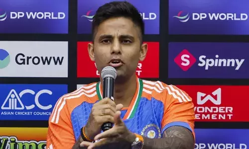 എട്ട് വിക്കറ്റ് നഷ്ടമായിട്ടും ബാറ്റ് ചെയ്യാനെത്താതെ ക്യാപ്റ്റൻ; ഓവർസ്മാർട്ട് ആകാനുള്ള ശ്രമമെന്ന് വിമർശനം; വിശദീകരണവുമായി സൂര്യകുമാർ യാദവ്