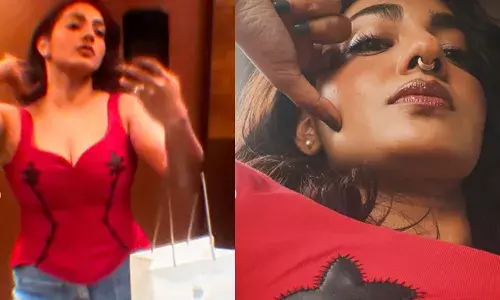 ക്യൂട്ട് റെഡ് ടോപ്പിൽ അതീവ ഗ്ലാമറസായി പാർവതി തിരുവോത്ത്; ചിത്രങ്ങൾ ഏറ്റെടുത്ത് ആരാധകർ