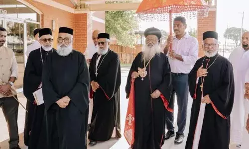 പരിശുദ്ധ കാതോലിക്കാ ബാവയ്ക്ക് സെന്റ് ജോര്ജ് ഓര്ത്തഡോക്സ് ദേവാലയത്തില് ഊഷ്മള സ്വീകരണം പരിശുദ്ധ കാതോലിക്കാ ബാവയ്ക്ക് സെന്റ് ജോര്ജ് ഓര്ത്തഡോക്സ് ദേവാലയത്തില് ഊഷ്മള സ്വീകരണം