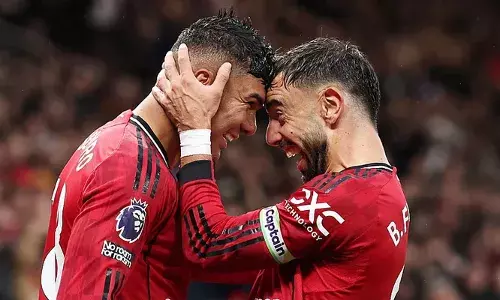 ചെൽസിയെ പരാജയപ്പെടുത്തിയത് ഒന്നിനെതിരെ രണ്ട് ഗോളുകൾക്ക്; ഓൾഡ് ട്രഫോർഡിലെ ആവേശപ്പോരിൽ ജയിച്ചു കയറി മാഞ്ചസ്റ്റർ യുണൈറ്റഡ്; ക്ലബ്ബിനായി 100 ഗോളുകൾ പൂർത്തിയാക്കി ബ്രൂണോ ഫെർണാണ്ടസ്