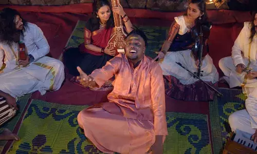 പൊട്ടാസ് പൊട്ടിത്തെറിയിൽ ഞെട്ടിച്ച് ഉണ്ണിയേട്ടൻ; അൽത്താഫ് സലീമും അനാർക്കലി മരക്കാറും ഒന്നിക്കുന്ന ഇന്നസെന്‍റിലെ ഗാനം പുറത്ത്