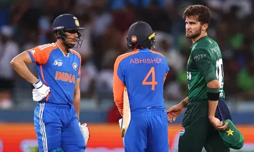 ഷഹീന്‍ അഫ്രീദി എറിഞ്ഞ ആദ്യ പന്ത് തന്നെ സിക്‌സിന് പറത്തി തുടക്കം;  പവര്‍ പ്ലേ പവറാക്കി അഭിഷേകും ഗില്ലും;  വെടിക്കെട്ട് അര്‍ധ സെഞ്ചുറി;  52 പന്തില്‍ നൂറ് പിന്നിട്ട് ഇന്ത്യയുടെ കുതിപ്പ്; ഏഷ്യാകപ്പ് സൂപ്പര്‍ ഫോറില്‍ പാക്കിസ്ഥാന് അതിവേഗ മറുപടി