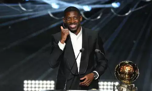 ബാലണ്‍ദ്യോര്‍ പുരസ്‌ക്കാരം; മികച്ച പുരുഷ ഫുട്‌ബോള്‍ താരമായി ഫ്രഞ്ച് സ്ട്രൈക്കര്‍ ഉസ്മാനെ ഡെംബലെ: ആദ്യ പുരസ്‌ക്കാര നേടത്തില്‍