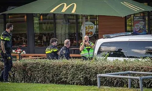 തോക്ക് ചൂണ്ടി സൈക്കിള്‍ മോഷ്ടിച്ച 15-കാരനെ വെടിവച്ച് കൊന്നു പോലീസ്; തോക്ക് താഴെ ഇടാനുള്ള പോലീസിന്റെ ആവശ്യം നിരസിച്ചതോടെ വെടിയുതിര്‍ക്കല്‍