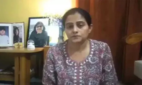 ആറാം ക്ലാസുകാരി സ്‌കൂളില്‍ കുഴഞ്ഞുവീണു മരിച്ചു; നീതി കിട്ടണമെന്നാവശ്യപ്പെട്ട്  അമ്മയുടെ വീഡിയോ; എന്റെ മകള്‍ക്ക് എന്താണ് സംഭവിച്ചത് എന്നറിയാനുള്ള അവകാശമുണ്ടെന്ന് തൃപ്തി ശര്‍മ്മ