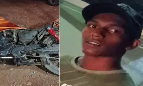 രാത്രി റോഡിൽ ഉഗ്ര ശബ്ദം; നിലവിളി കേട്ട് നാട്ടുകാർ ഓടിയെത്തിയതും ദയനീയ കാഴ്ച; അഞ്ചലിൽ കാറും ബൈക്കും കൂട്ടിയിടിച്ച് അപകടം; യുവാവിന് ദാരുണാന്ത്യം; മരിച്ചത് ഉണ്ണിക്കുന്ന് സ്വദേശി സംഗീത്