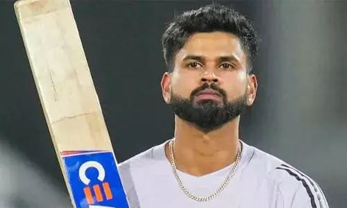 കടുത്ത പുറം വേദന അലട്ടുന്നു; റെഡ് ബോള്‍ ക്രിക്കറ്റില്‍ നിന്ന് ഇടവേള വേണം; ഓസ്‌ട്രേലിയന്‍ പര്യടനത്തിനിടെ ഇന്ത്യയിലേക്ക് മടങ്ങിയ ശ്രേയസ് അയ്യര്‍ ബിസിസിഐക്ക് മുന്നില്‍ ആവശ്യവുമായി രംഗത്ത്