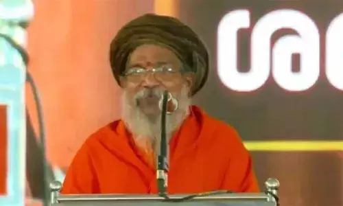 ആ വാവര്‍ മുസ്ലിം ആക്രമണകാരിയാണ്; അയ്യപ്പനെ ആക്രമിച്ച് യുദ്ധത്തില്‍ തോല്‍പ്പിക്കാന്‍ വന്ന തീവ്രവാദിയാണ്; വിവാദ പ്രസംഗത്തില്‍ ശ്രീരാമദാസ മിഷന്‍ അധ്യക്ഷന്‍ ശാന്താനന്ദക്കെതിരെ കേസ്