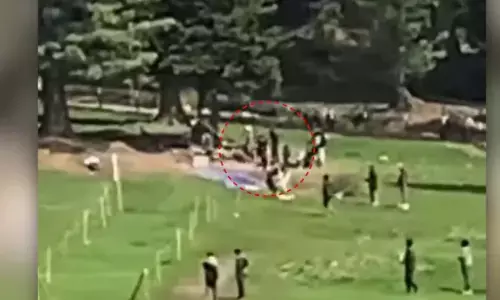 പഹല്‍ഗാം ആക്രമണത്തിന് ഭീകരരെ സഹായിച്ച കശ്മീര്‍ സ്വദേശി പിടിയില്‍; കൊല്ലപ്പെട്ട ഭീകരരുടെ ആയുധങ്ങളില്‍ നിന്ന് നിര്‍ണായക തെളിവ്