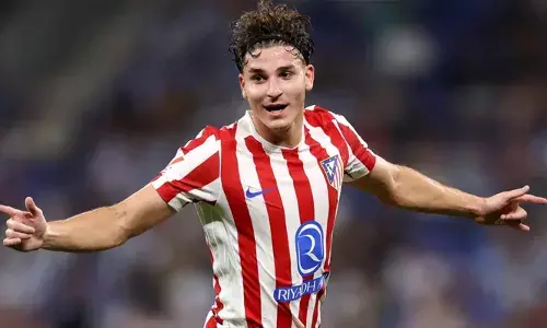 പിന്നിൽ നിന്ന ശേഷം തിരിച്ചടിച്ച് അത്ലറ്റിക്കോ മാഡ്രിഡ്; ലാലിഗയിലെ ആവേശപ്പോരിൽ റയോ വല്ലേക്കാനോയെ തകർത്തത് രണ്ടിനെതിരെ മൂന്ന് ഗോളുകൾക്ക്; അൽവാരസിന് ഹാട്രിക്