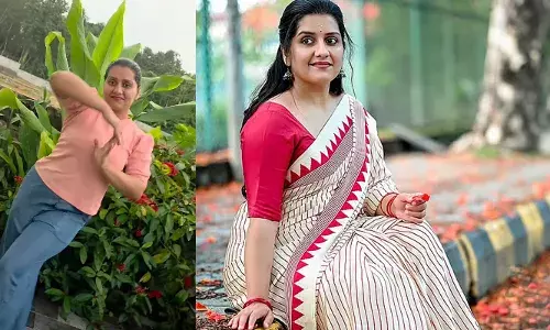 ‘ജാലക്കാരി’ എന്ന ട്രെൻഡിങ് ഗാനത്തിന് ചുവടുവെച്ച നടി; ഡാൻസ് തപാൽ വഴി പഠിച്ചതല്ലേ..എന്ന് ആരാധകന്റെ കമെന്റ്; പിന്നാലെ മറുപടി നൽകി സരയു