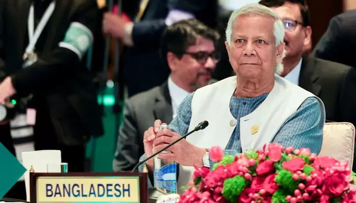 ന്യൂനപക്ഷങ്ങള്‍ ബംഗ്ലാദേശില്‍നിന്ന് പലായനം ചെയ്യുന്നു;  യൂനുസ് ബംഗ്ലാദേശിനെ താലിബാന്‍, ഭീകരവാദി രാജ്യമാക്കി മാറ്റുന്നു;  അധികാരം വിട്ട് തിരഞ്ഞെടുപ്പിനെ നേരിടണം; യൂനുസ് പാകിസ്ഥാനിയാണ്; ്അങ്ങോട്ട് മടങ്ങിപ്പോകണം;  യുഎന്നില്‍ യൂനുസിനെതിരെ ബംഗ്ലാദേശുകാരുടെ പ്രതിഷേധം