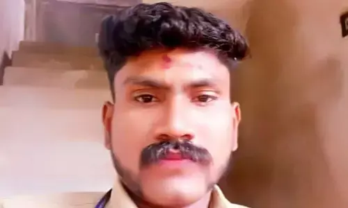 കെഎസ്ഇബി ജീവനക്കാരനെ ശൗചാലയത്തിൽ മരിച്ച നിലയിൽ കണ്ടെത്തി; മരിച്ചത് എലവഞ്ചേരി സ്വദേശി ശ്രീനിവാസൻ