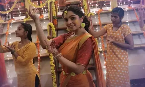 സുരഭി ലക്ഷ്മി പ്രധാന വേഷത്തിലെത്തുന്ന അവൾ; ജയരാജ് ഒരുക്കുന്ന ചിത്രത്തിന്റെ ഗാനം പുറത്ത്