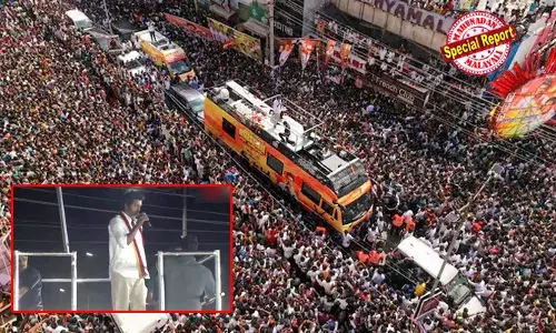 ഒന്‍പത് വയസുള്ള പെണ്‍കുട്ടിയെ പൊടുന്നനെ കാണാതായി; ജനങ്ങള്‍ കൂട്ടമായി അവളെ ഒടുവില്‍ കണ്ട ഭാഗത്തേക്ക് നീങ്ങിയതോടെ വലിയ തിക്കും തിരക്കും; ആള്‍ക്കൂട്ടം തിങ്ങി ഞെരുങ്ങിയതോടെ പലരും ശ്വാസം മുട്ടി ബോധരഹിതരായി; കരൂര്‍ റാലിയില്‍ ദുരന്തത്തിലേക്ക് നയിച്ച മുഖ്യകാരണം ഇതെന്ന് സൂചന; തുറന്ന സ്ഥലത്ത് റാലി നടത്താത്തതും ദുരന്തത്തിന് ആക്കം കൂട്ടി; ചെന്നൈക്ക് മടങ്ങി വിജയ്