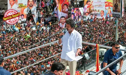 കരുര്‍ ദുരന്തത്തില്‍ മരിച്ചവരുടെ കുടുംബത്തിന് 20 ലക്ഷം രൂപ സഹായധനം പ്രഖ്യാപിച്ച് വിജയ്; പരിക്കേറ്റവര്‍ക്ക് രണ്ടുലക്ഷം നല്‍കും; ടിവികെയുടെ സംസ്ഥാന പര്യടനം നിര്‍ത്തി വയ്ക്കാന്‍ തീരുമാനം; പൊലീസിന്റെ അനുമതി കിട്ടിയാല്‍ വിജയ് കരൂരിലേക്ക് പോകും; വിജയ് ചെന്നൈയിലേക്ക് പോയത് കൂടുതല്‍ തിരക്ക് ഒഴിവാക്കാനെന്നും ടിവികെ നേതാക്കള്‍