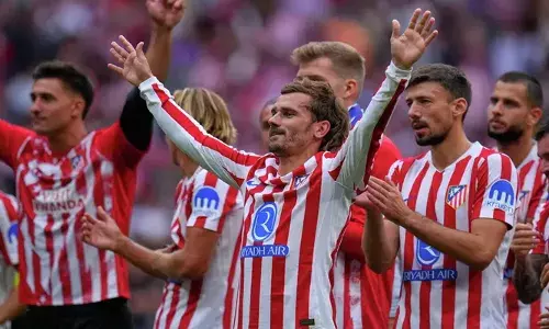 മാഡ്രിഡ് ഡെർബിയിൽ അത്‍ലറ്റിക്കോയുടെ ഗോൾ മഴ; ഹൂലിയൻ അൽവാരസിന് ഇരട്ട ഗോൾ; ലാലിഗയിൽ റയലിന് തോൽവി