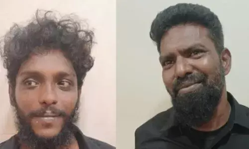 റോഡ് മുറിച്ചുകടക്കുമ്പോൾ കാർ മുന്നിലേക്ക് എടുത്തത് ഇഷ്ടപ്പെട്ടില്ല; പിന്നാലെ ഡ്രൈവറെ മുഖത്തടിച്ച് വടിവാൾ കാട്ടി ഭീഷണിപ്പെടുത്തൽ; കേസിൽ രണ്ടുപേർ പിടിയിൽ