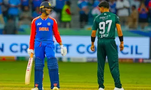 വിവാദങ്ങള്‍ക്കിടെ ഏഷ്യാകപ്പ് കിരീടപോരാട്ടം; പാക്ക് താരങ്ങള്‍  പ്രകോപനം തുടരുമോ?   കളിക്കാര്‍ക്ക് പൂര്‍ണസ്വാതന്ത്ര്യമെന്ന് പാക്ക് നായകന്‍;  കിരീടം സമ്മാനിക്കുക മൊഹ്‌സിന്‍ നഖ്വി; ഇന്ത്യയുടെ തുടര്‍നീക്കം അറിയാന്‍ ആകാംക്ഷയില്‍ ആരാധകര്‍