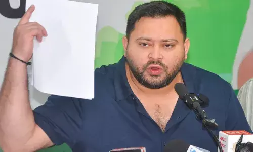 വാഗ്ദാനങ്ങൾ തെരഞ്ഞെടുപ്പ് മുന്നിൽ കണ്ട്, പദ്ധതികൾ ഖജനാവിന് 7 ലക്ഷം കോടി രൂപയുടെ നഷ്ടം വരുത്തും; നിതീഷ് കുമാർ സർക്കാരിന് ചേരുന്നത് കോപ്പികാറ്റ് എന്ന വിശേഷണം; വിമർശനവുമായി തേജസ്വി യാദവ്