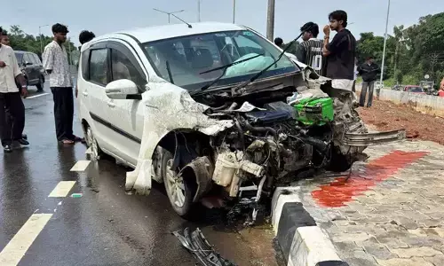 നിര്‍ത്തിയിട്ട ലോറിയില്‍ കാർ ഇടിച്ചുകയറിച്ച് അപകടം; 13-കാരന് ദാരുണാന്ത്യം; നാല് പേർക്ക് പരിക്ക്; സംഭവം മലപ്പുറത്ത്