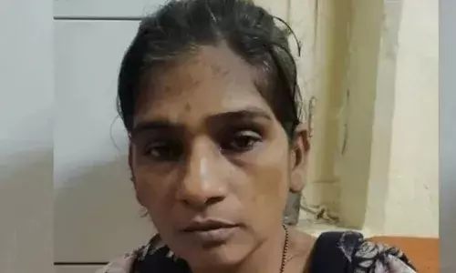 ചിക്കന്‍ ചോദിച്ച് ഇഷ്ടമായില്ല; ചപ്പാത്തി കോല്‍ കൊണ്ട് മകനെ അടിച്ച് കൊലപ്പെടുത്തി അമ്മ; പത്ത് വയസുകാരി മകളെയും മര്‍ദ്ദിച്ചു; അമ്മയ്‌ക്കെതിരെ കൊലക്കുറ്റത്തിന് കേസെടുത്ത് അറസ്റ്റ് ചെയ്തു