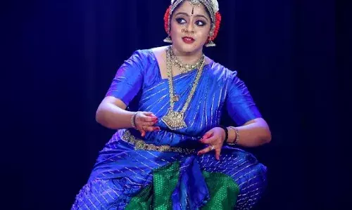 അഡ്വ. പാര്വതി മേനോന്റെ ഏകാംഗ കുച്ചിപ്പുടി ന്യത്താവിഷ്കാരം കൃഷ്ണപക്ഷ അരങ്ങേറി അഡ്വ. പാര്വതി മേനോന്റെ ഏകാംഗ കുച്ചിപ്പുടി ന്യത്താവിഷ്കാരം കൃഷ്ണപക്ഷ അരങ്ങേറി