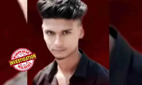 കാമുകി രാത്രിയില്‍ വീട്ടിലേക്ക് വിളിച്ചു; ബൈക്കിലെത്തി മതില്‍ ചാടിക്കടക്കുന്നതിനിടെ വൈദ്യുത കമ്പിയില്‍ തട്ടി ഷോക്കേറ്റു മരിച്ചു;  പിന്നില്‍ പെണ്‍കുട്ടിയുടെ കുടുംബമെന്ന് പരാതി; കേസെടുത്ത് പൊലീസ്