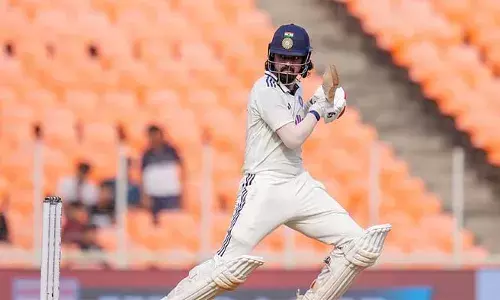 മികച്ച തുടക്കമിട്ട് യശ്വസ്വി ജയ്‌സ്വാള്‍; കെ എല്‍ രാഹുലിന് അര്‍ധ സെഞ്ച്വറി; അഹമ്മദാബാദ് ടെസ്റ്റില്‍ വെസ്റ്റിന്‍ഡീസിനെതിരെ ഇന്ത്യ ലീഡിലേക്ക്