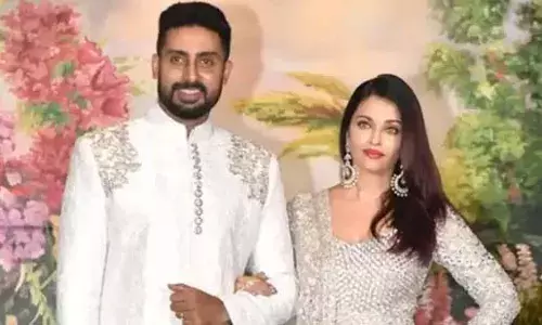 ഡീപ്ഫേക്ക് വീഡിയോകള് പ്രചരിപ്പിച്ചു; നാല് കോടി രൂപ നഷ്ടപരിഹാരം വേണം; യൂട്യൂബിനും ഗൂഗിളിനുമെതിരെ ഐശ്വര്യ റായും അഭിഷേക് ബച്ചനും കോടതിയില് ഡീപ്ഫേക്ക് വീഡിയോകള് പ്രചരിപ്പിച്ചു; നാല് കോടി രൂപ നഷ്ടപരിഹാരം വേണം; യൂട്യൂബിനും ഗൂഗിളിനുമെതിരെ ഐശ്വര്യ റായും അഭിഷേക് ബച്ചനും കോടതിയില്